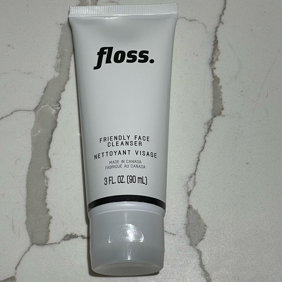 [floss] Friendly Face Cleanser - Picture 2 of 3